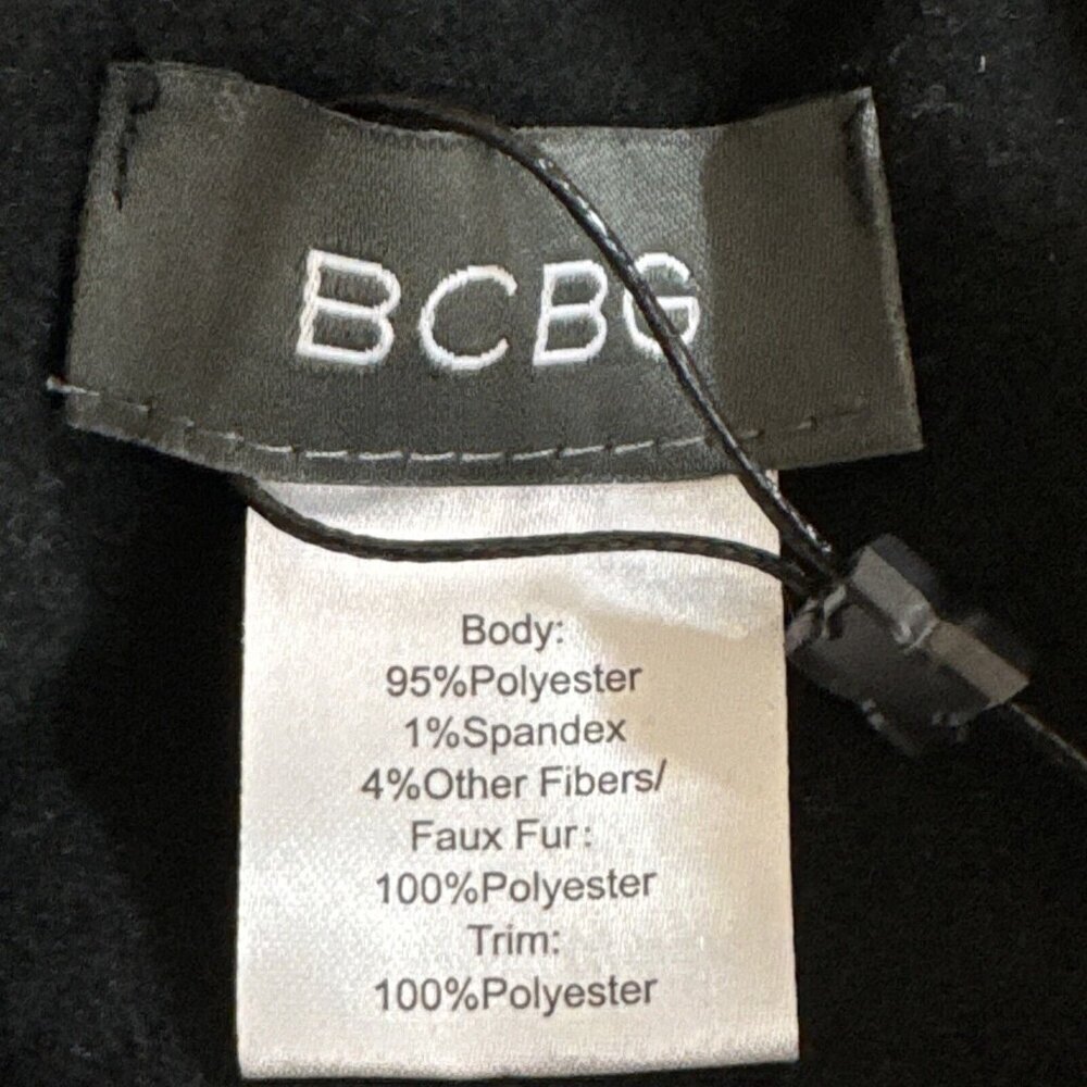 BCBG Women's‎ One Size Faux Fur Collar Felted Full Zip Poncho Black NWT - Picture 9 of 13